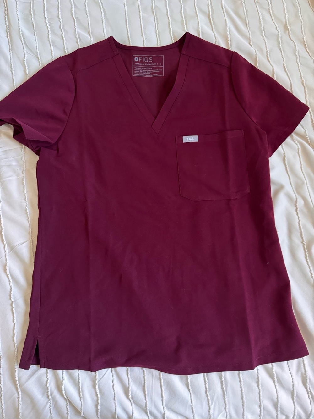 Figs Men's V-Neck Top in Burgundy